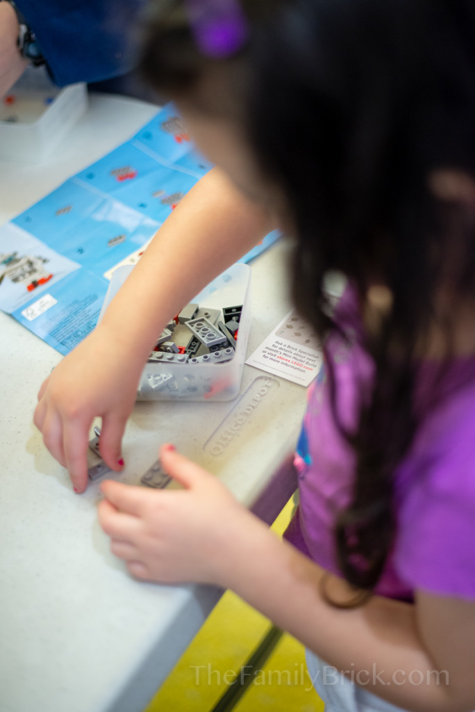 LEGO Monthly Mini Build March 2015 Robot