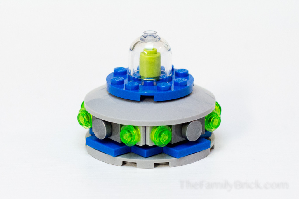LEGO-april-2015-monthly-mini-build-ufo-40125-5459