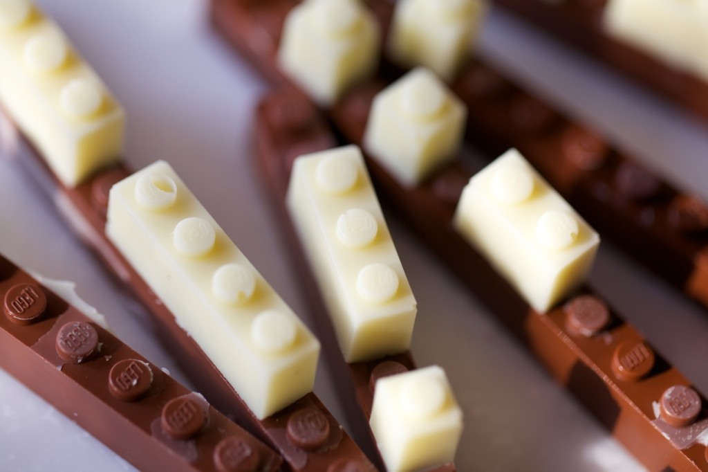 make chocolate LEGO bricks