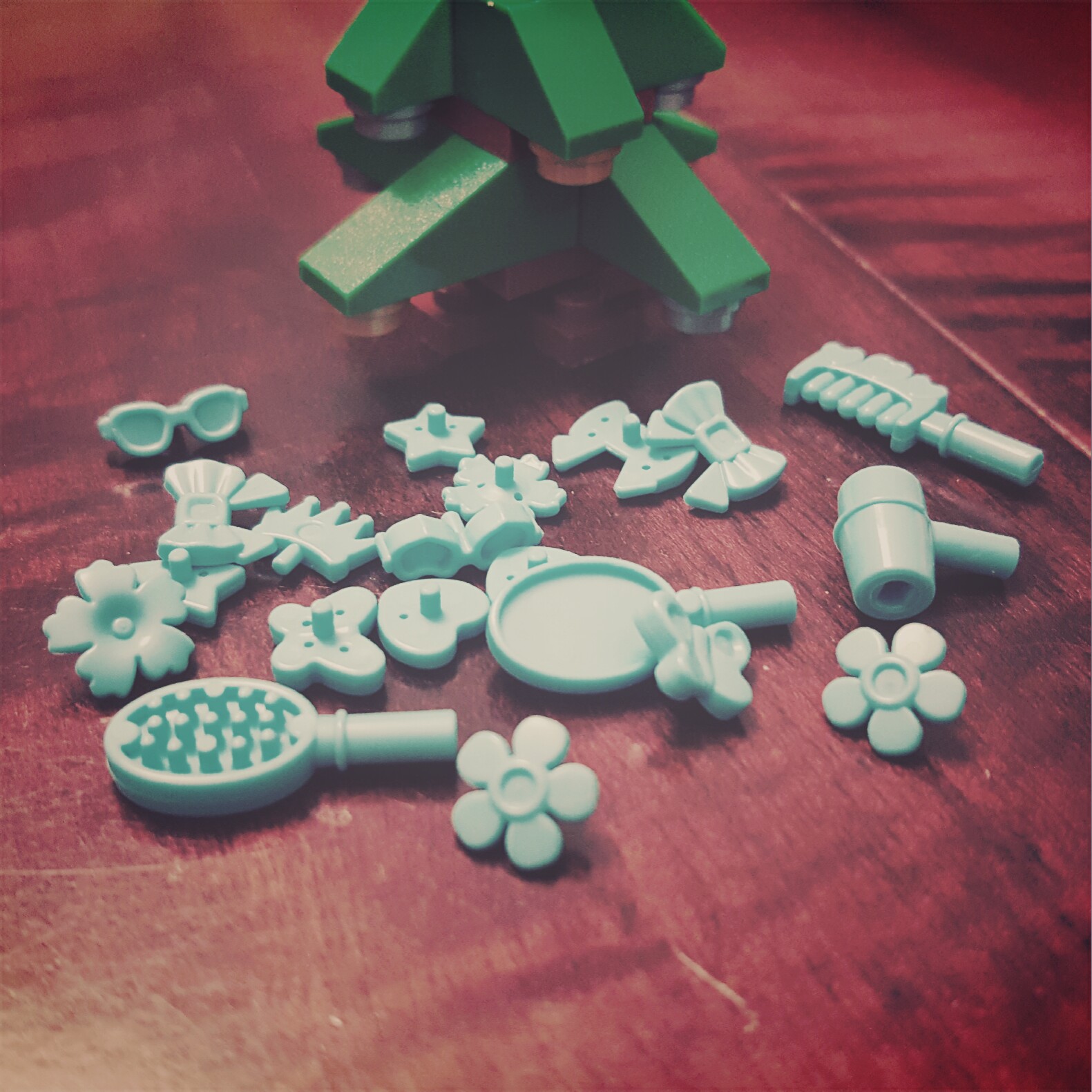 Day 10 Accessories Pack from LEGO Friends Advent Calendar