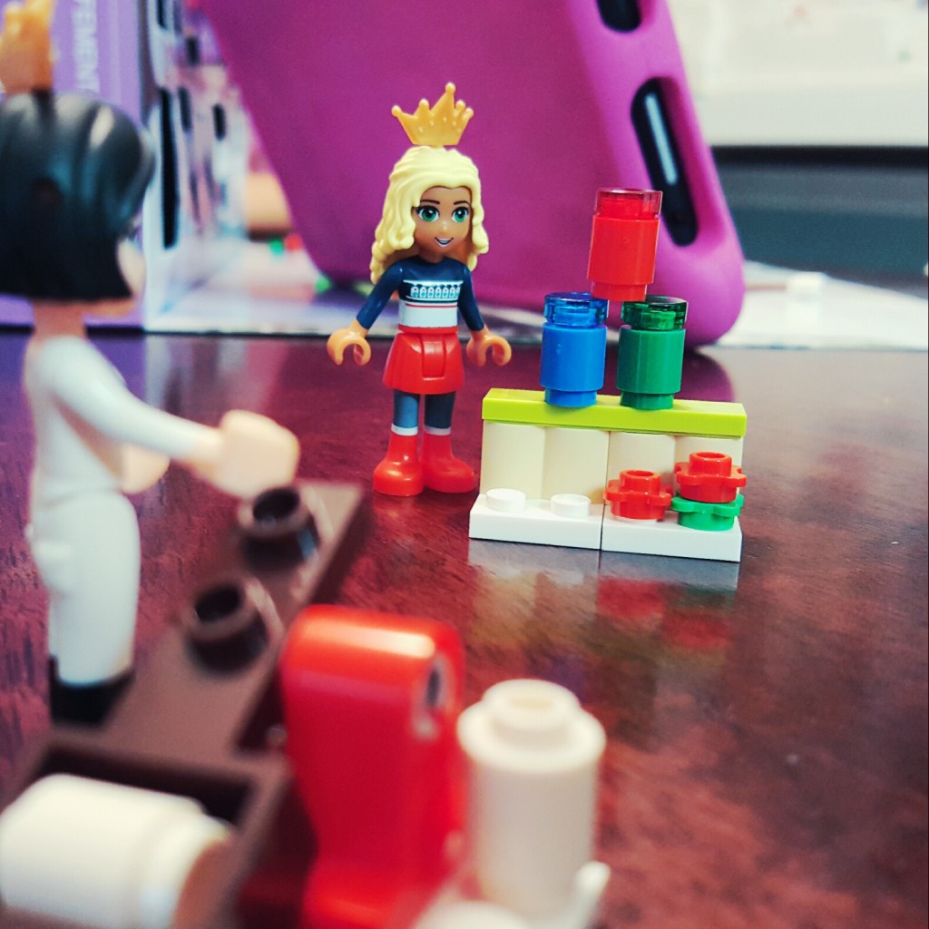 "You get 2 tries!" - Day 22 Carnival Can Game Stand from LEGO Friends Advent Calendar