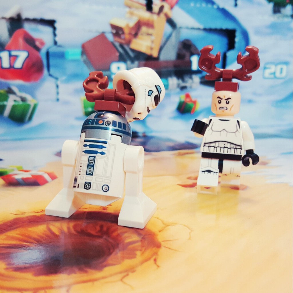 "Come back here with my helmet, droid!" - Day 22 R2-D2 Reindeer from LEGO Star Wars Advent Calendar
