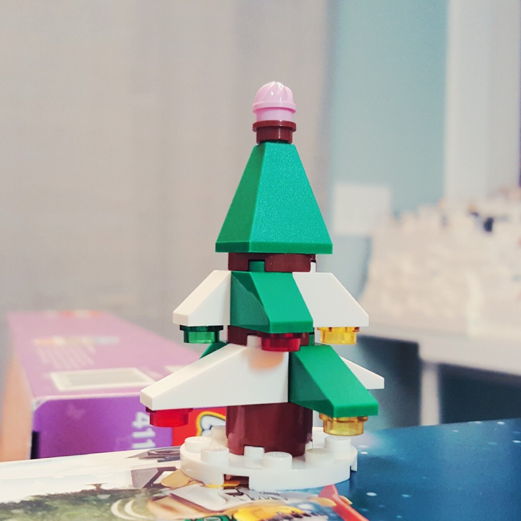 Day 23 Christmas Tree from LEGO Friends Advent Calendar