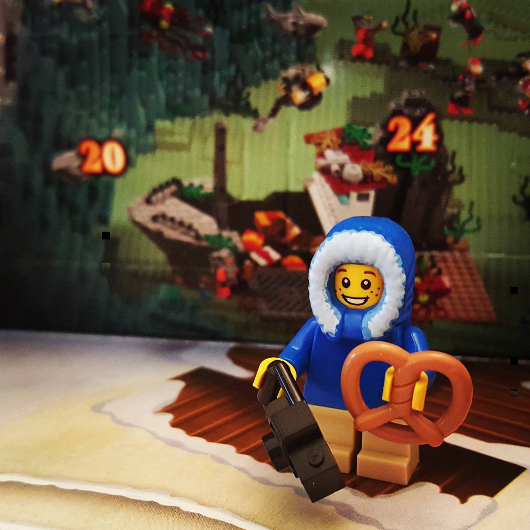 LEGO City Advent Calendar - Day 2 - Minifigure Boy with Camera and Pretzel