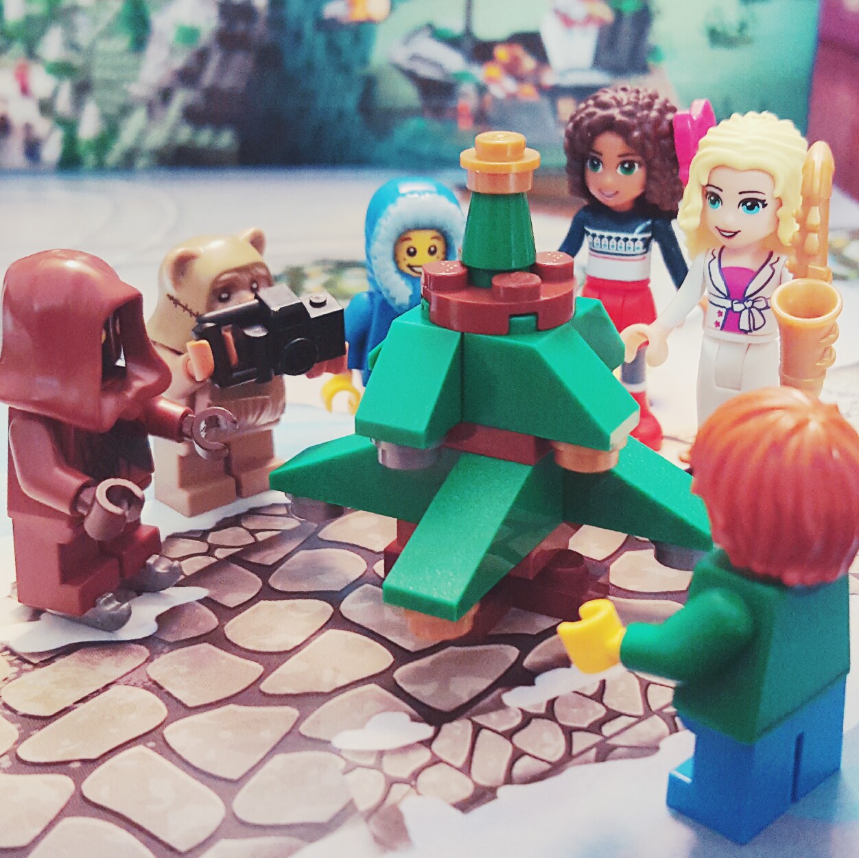 "Oh Christmas Tree, Oh Christmas Tree..." - Day 10 of LEGO City Advent Calendar