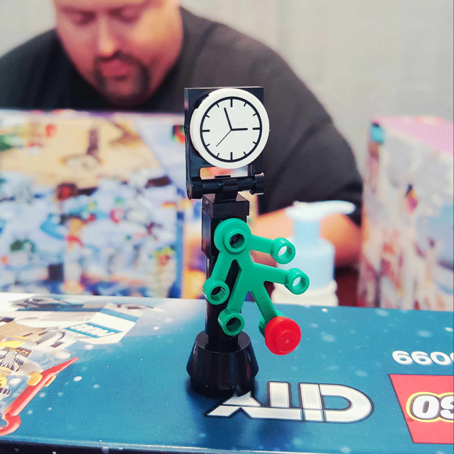 Day 11 Standing Street Clock from LEGO City Advent Calendar