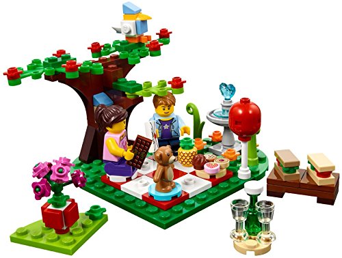 LEGO Romantic Valentine Picnic 40236