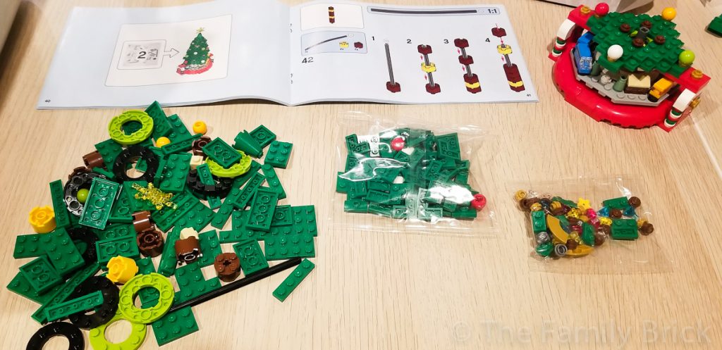 LEGO Christmas Tree Review - Bag 2