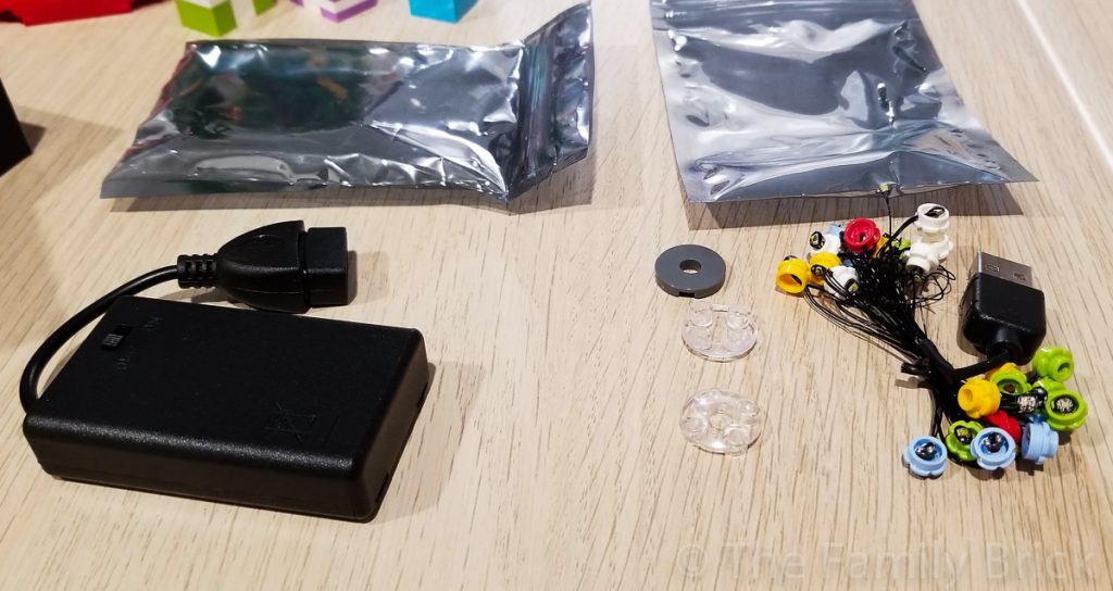 Unboxing the LEGO Christmas Tree Light Kit