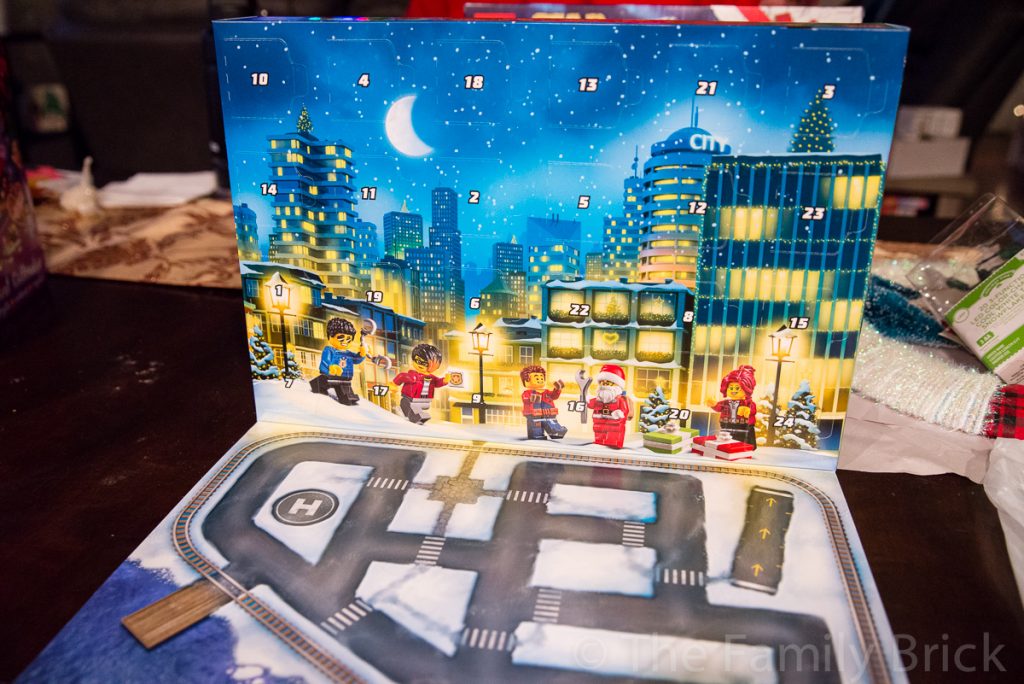 Inside the LEGO Advent Calendar - City